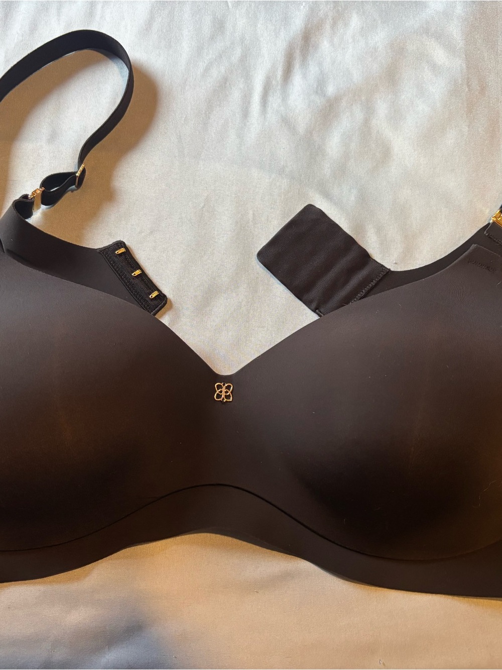 Honeylove CloudEmbrace Wireless Bra (Style #BRBR00032) in size 40C gold accents